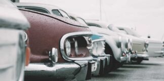 Zmiany w zakresie leasingu i użytkowania firmowych samochodów osobowych od 1.01.2019 r. Samochody ustawione na parkingu