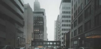 Zmiany w Ustawie o zwalczaniu nieuczciwej konkurencji Ruchliwa ulica w centrum dużego miasta