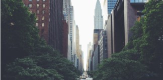 Nowelizacja KPC – ograniczenie fikcji doręczeń Apartamentowce w centrum miasta dające miejsce zamieszkania wielu ludziom