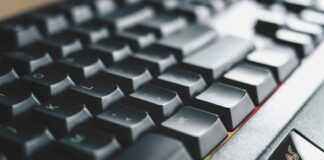 Orzecznictwo TSUE a wtórny rynek gier wideo podświetlana klawiatura gamingowa firmy Razer