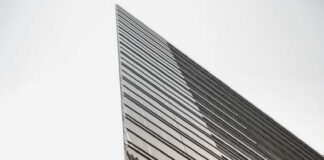 Employee poaching – kiedy konkurencja kłusuje w Twojej firmie